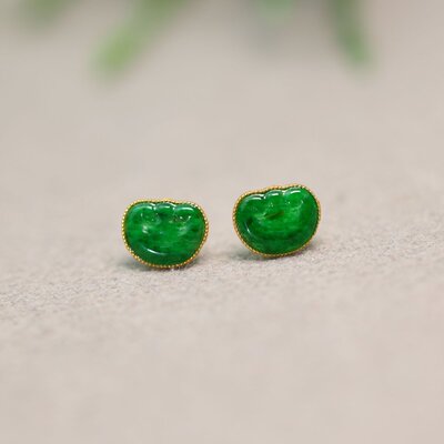 冰种辣绿天然A货翡翠如意头耳钉