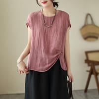 This is a retro and versatile short-sleeved T-shirt made of cotton and linen with a slit at the bottom of the design. It is a stylish and stylish pleated button-up top that makes you look slimmer thumbnail 4