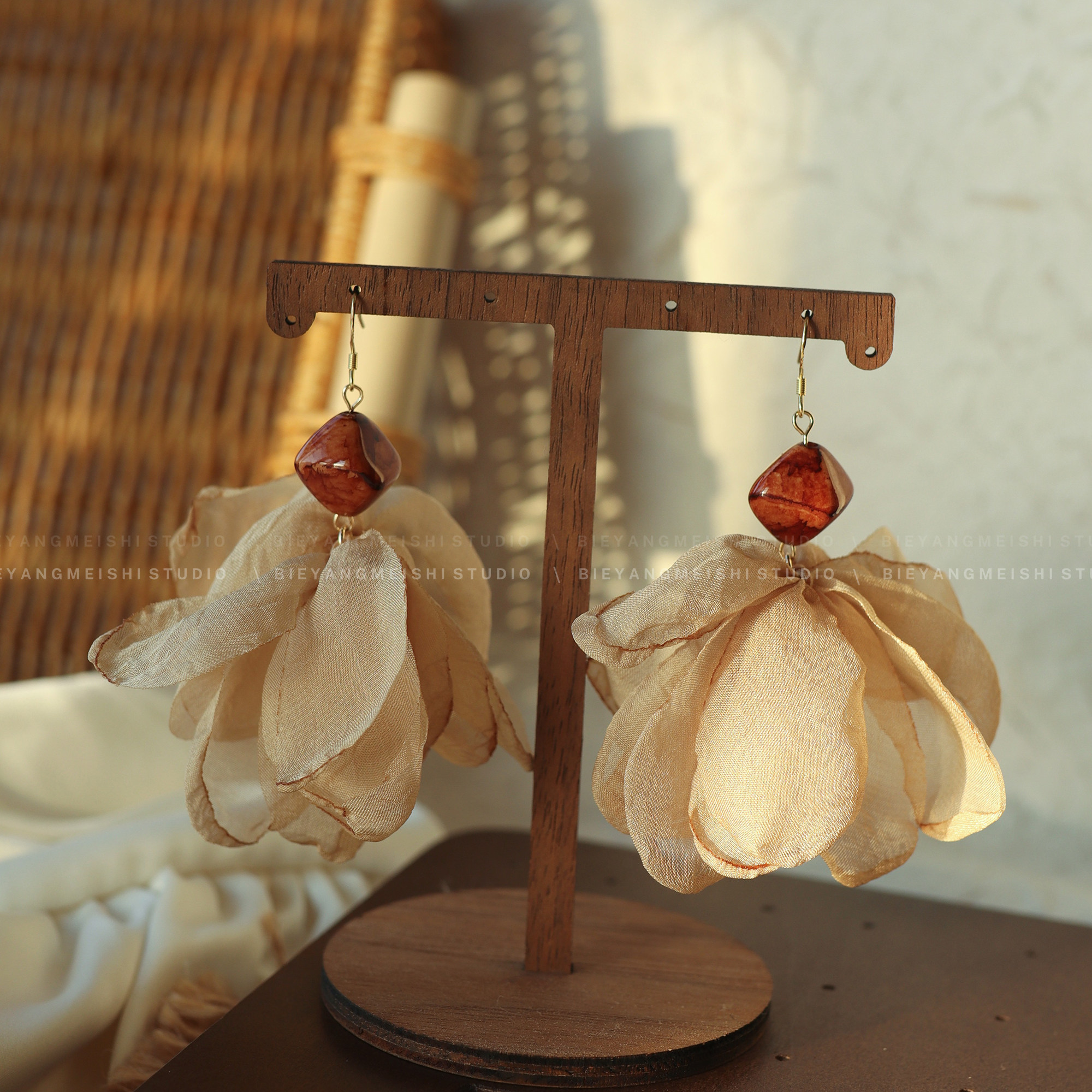 《浮云晚香》原创新中式复古轻纱花瓣高级感气质百搭耳环耳夹女,饰品/流行首饰/时尚饰品新,耳环,淘宝优惠券,粉丝福利购,淘宝优惠卷