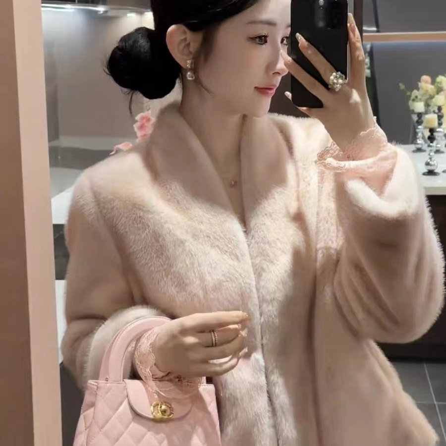 粉色小香风仿水貂绒外套皮毛一体高级感环保皮草女款2025新款冬季