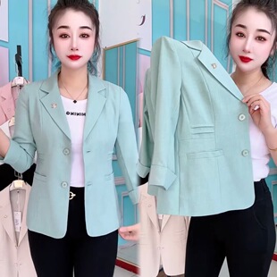 妈妈春装外套新款百搭短款中老年风衣小个子女士绿色宽松西装上衣