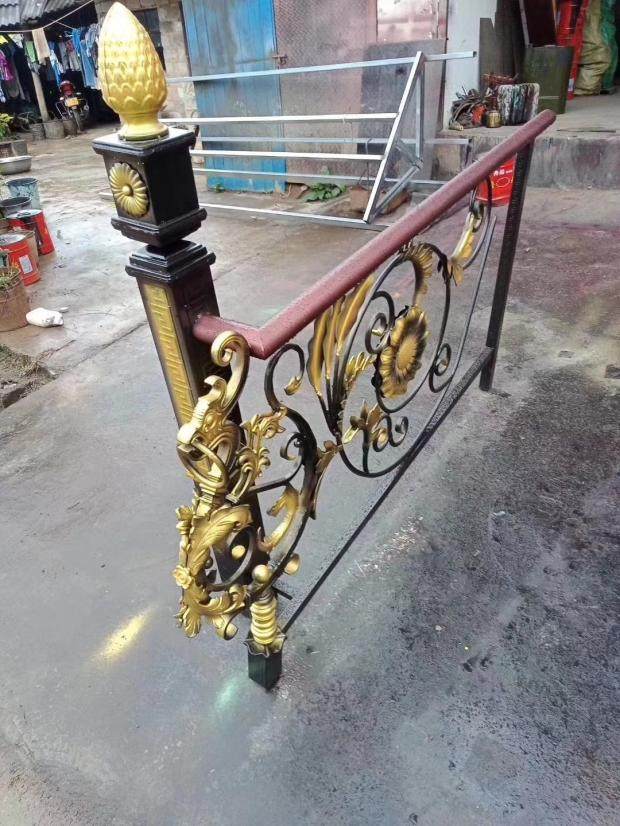 酒店豪华楼梯扶手铁花熟铁锻打高档铁艺阳台护栏铁花 ktv楼梯配件