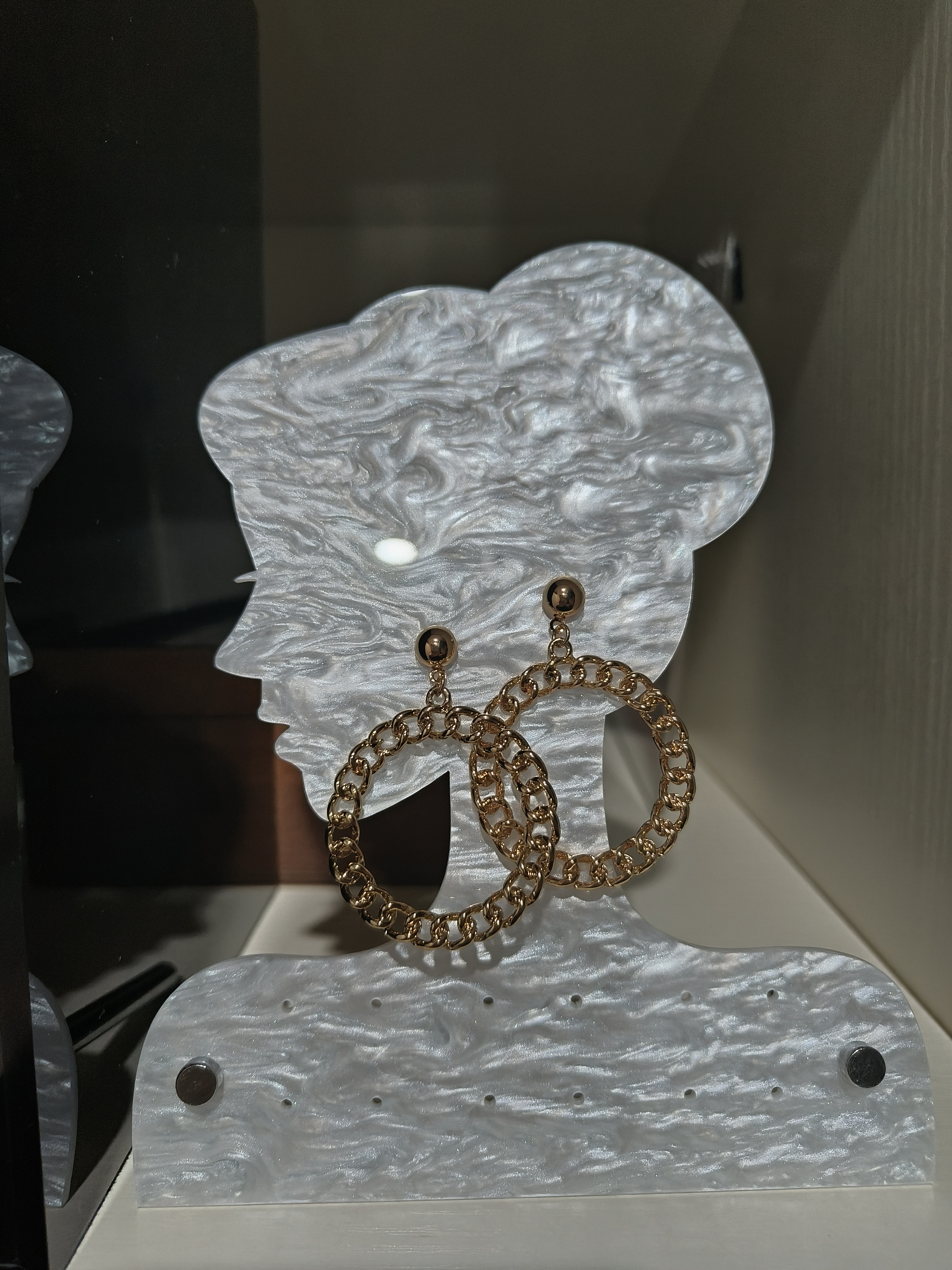 是Alice。简约金属风耳钉#01