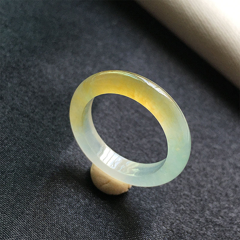 缅甸翡翠高冰种黄翡指环戒圈女款细条尾戒14号圈老种a货冰黄玉戒