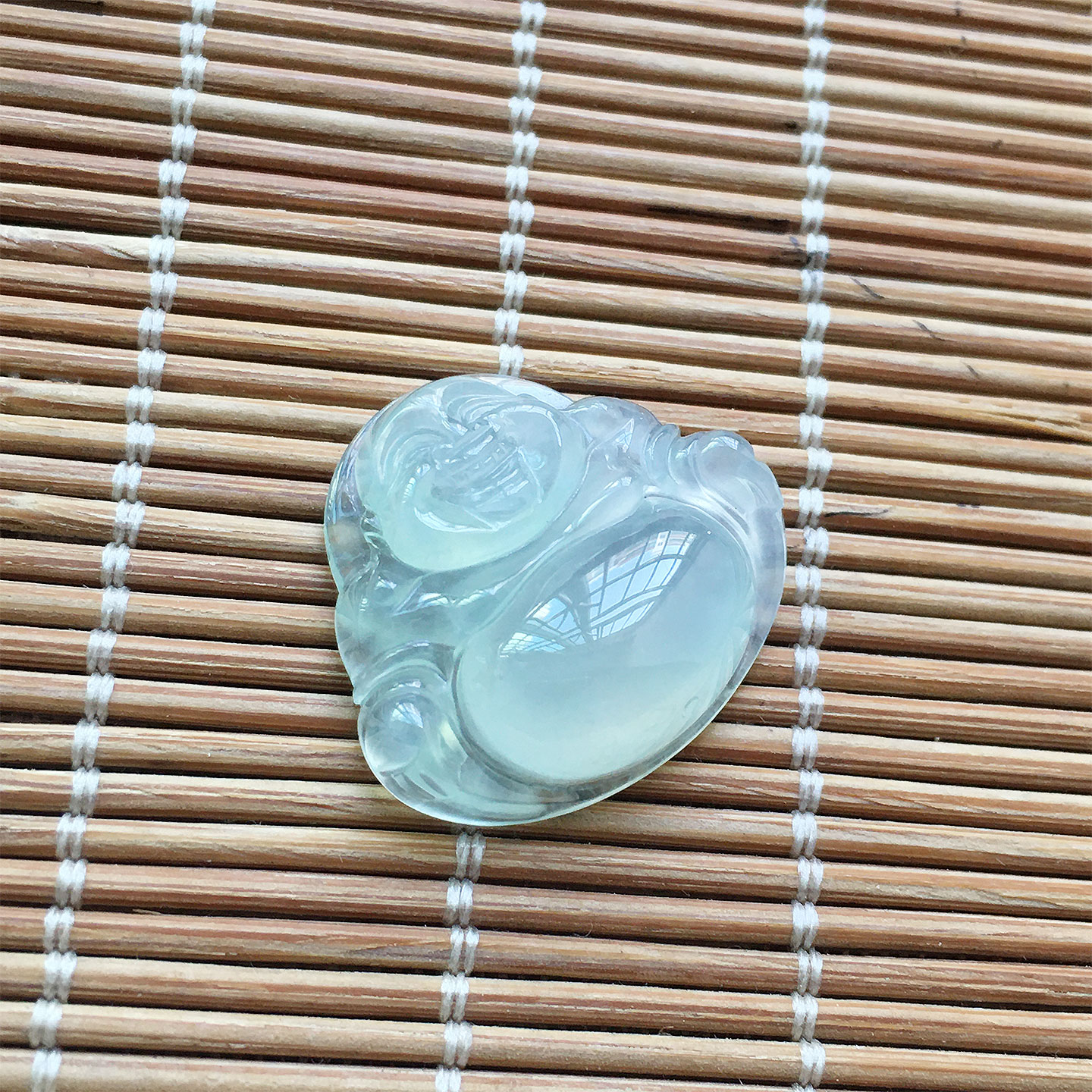 缅甸翡翠冰种浅绿玉佛吊坠