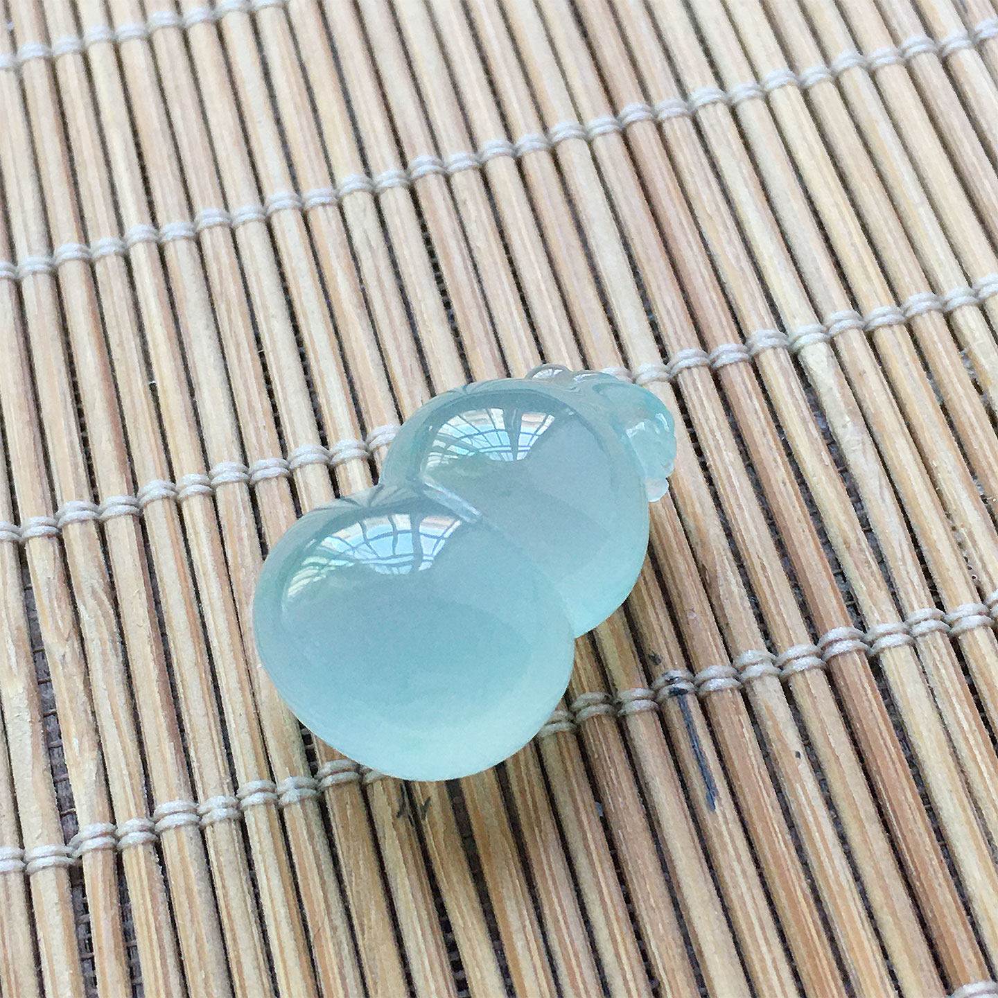 缅甸翡翠高冰种纯净起光玉葫芦吊坠老种a货冰透水润饱满福禄挂件