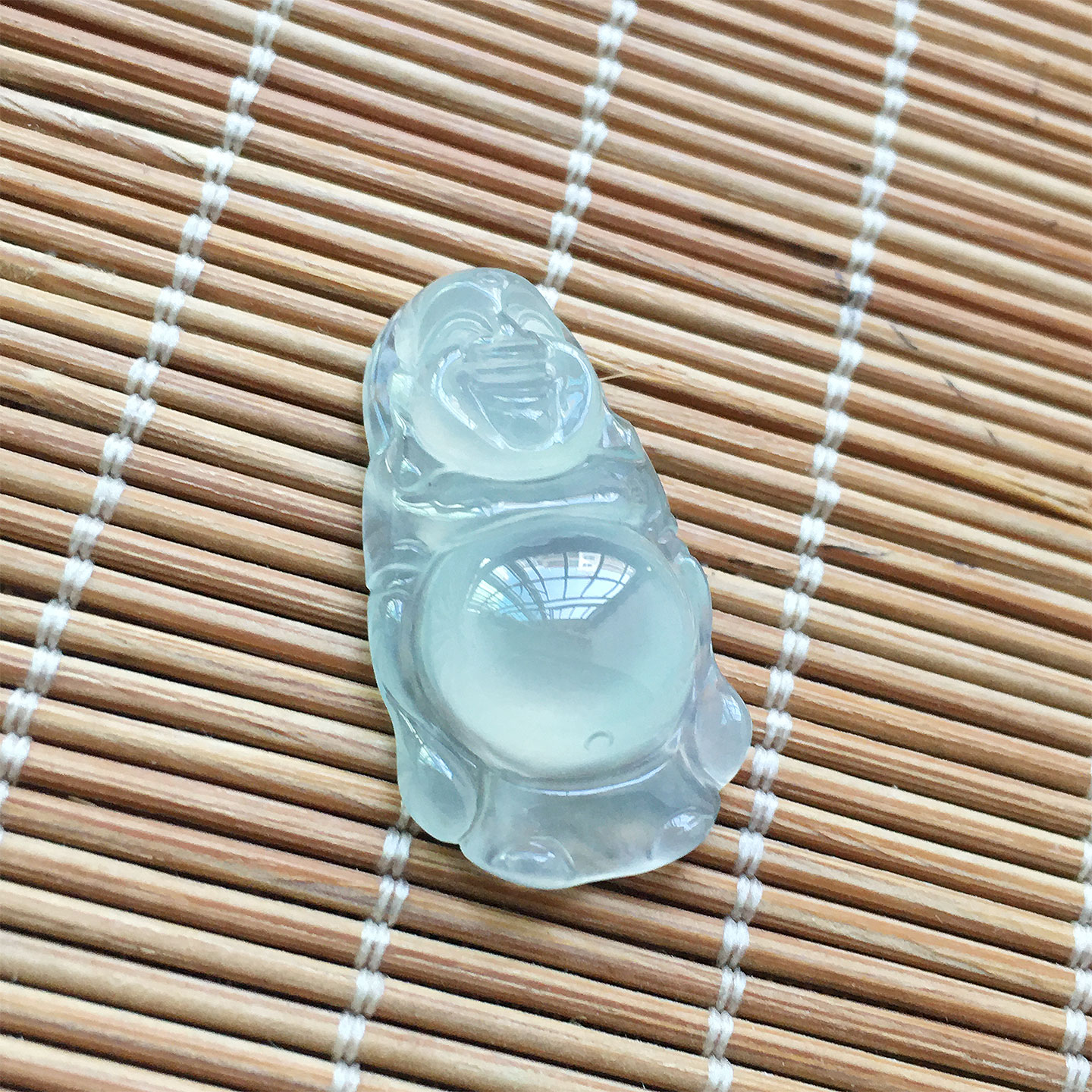 缅甸翡翠冰种浅绿玉佛吊坠