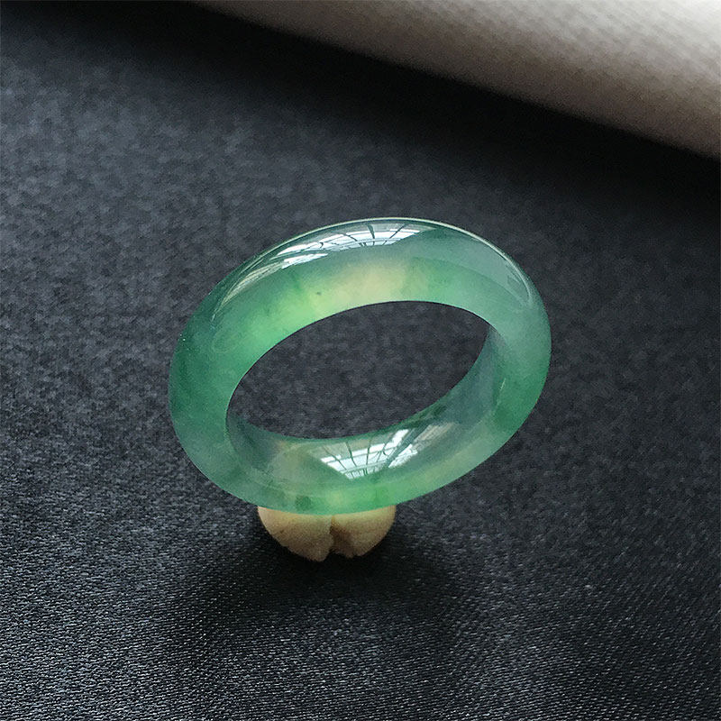 缅甸翡翠冰种满绿色细条指环戒圈17mm老种a货冰绿14号圈玉戒女款
