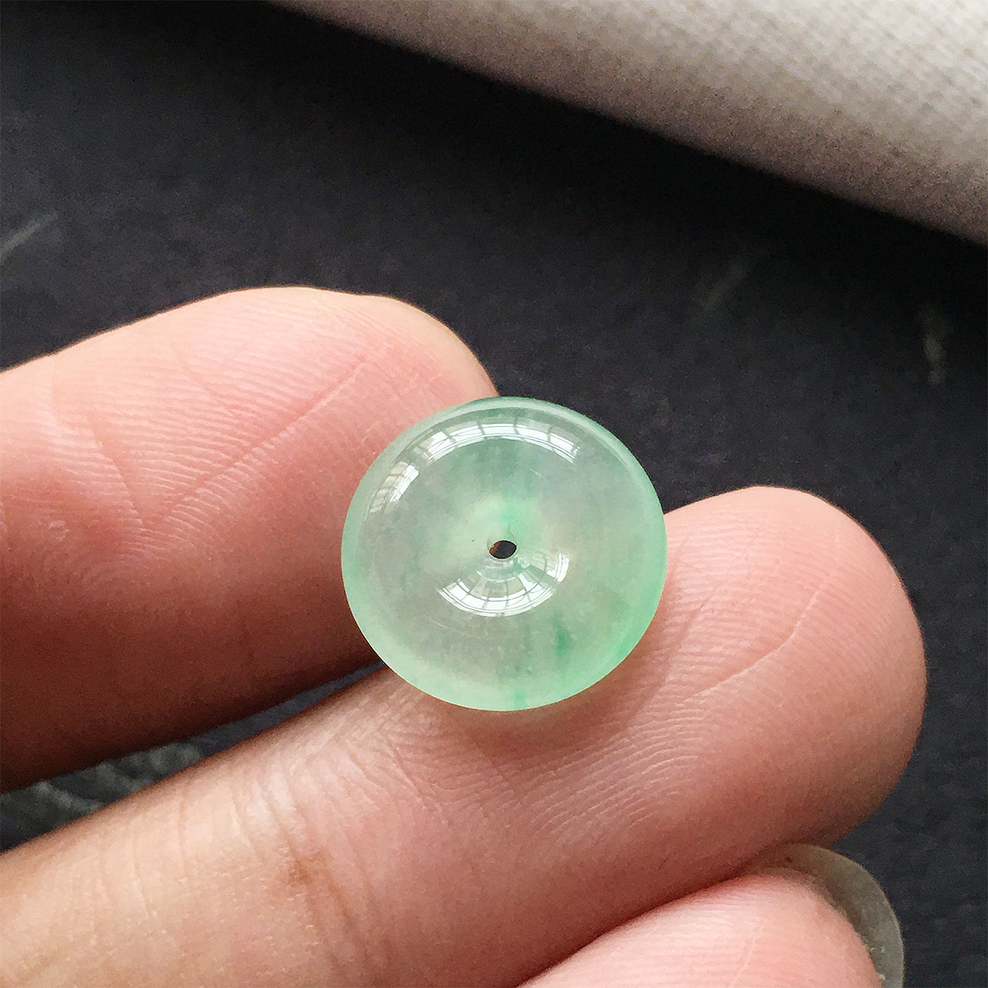 翡翠冰种翠绿色玉平安扣吊坠