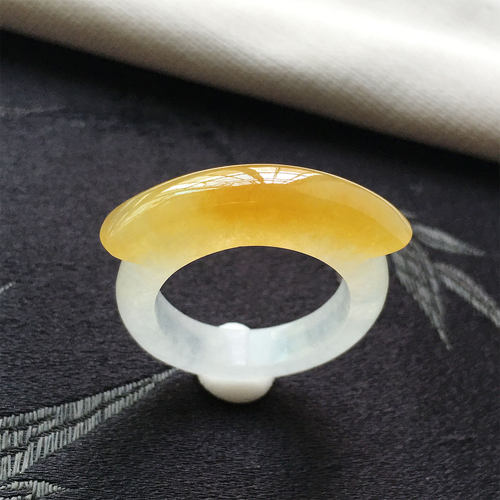 缅甸翡翠高冰种黄翡马鞍戒