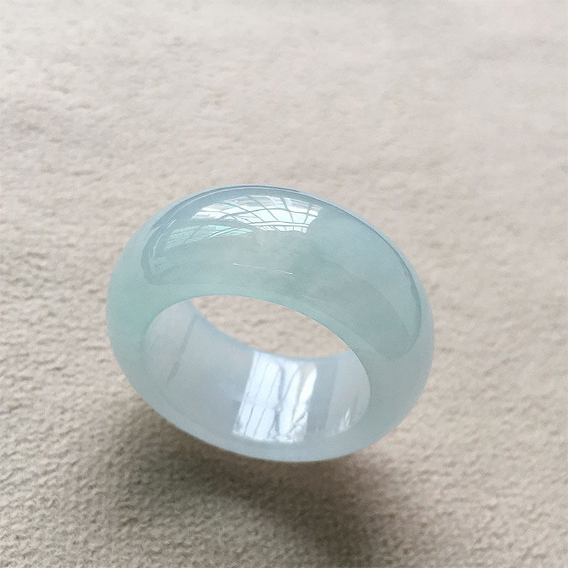 缅甸翡翠冰种浅绿色玉指环扳指