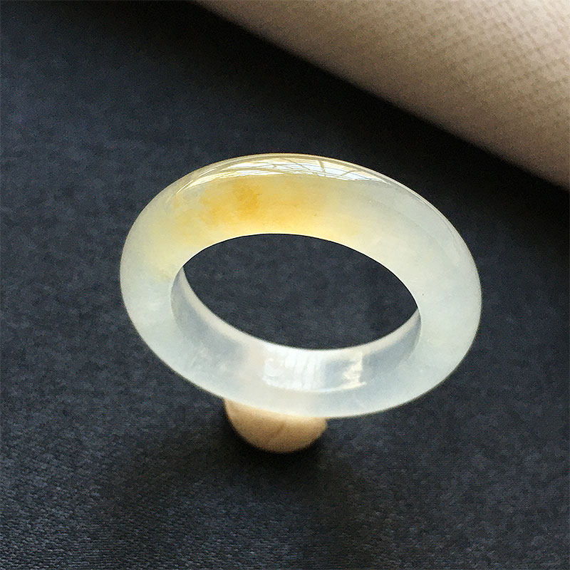 18mm老种a货冰黄玉戒17号圈黄戒