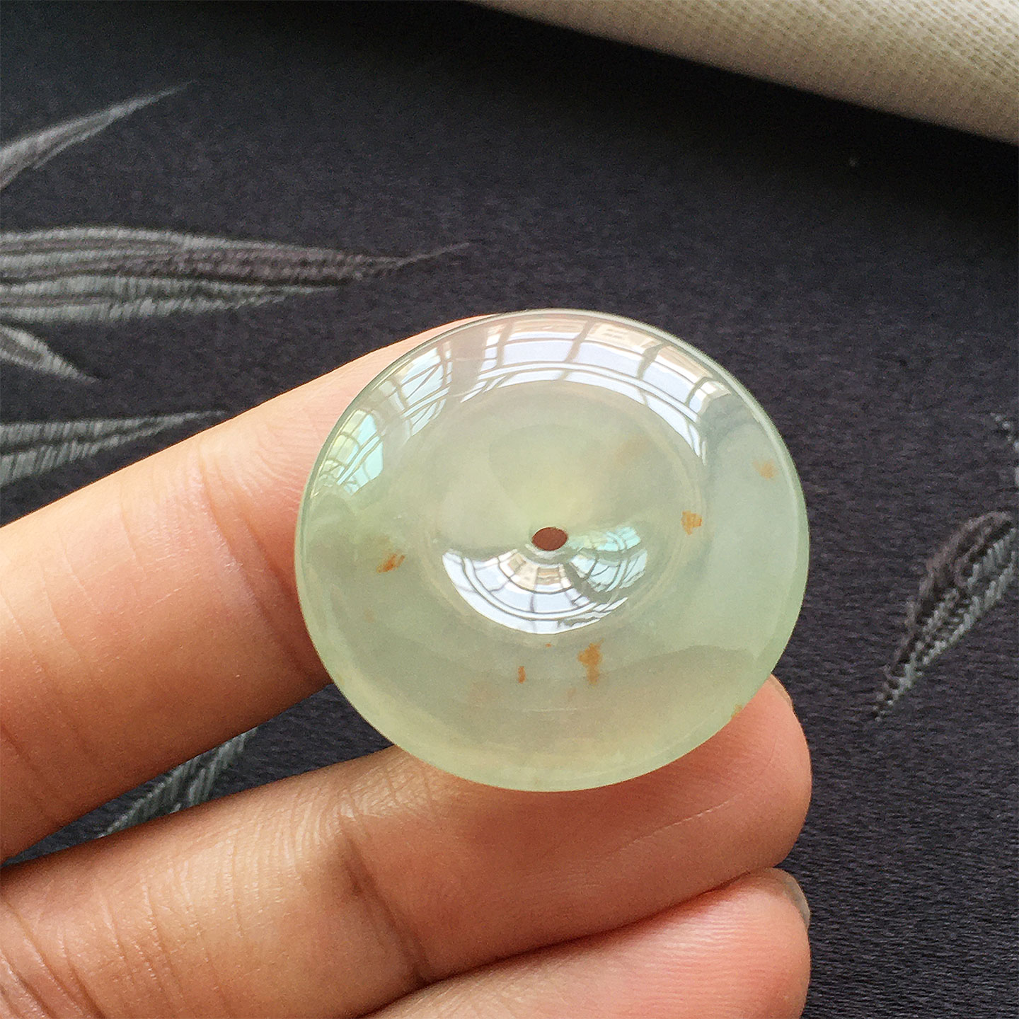缅甸翡翠冰种撒金星平安扣吊坠