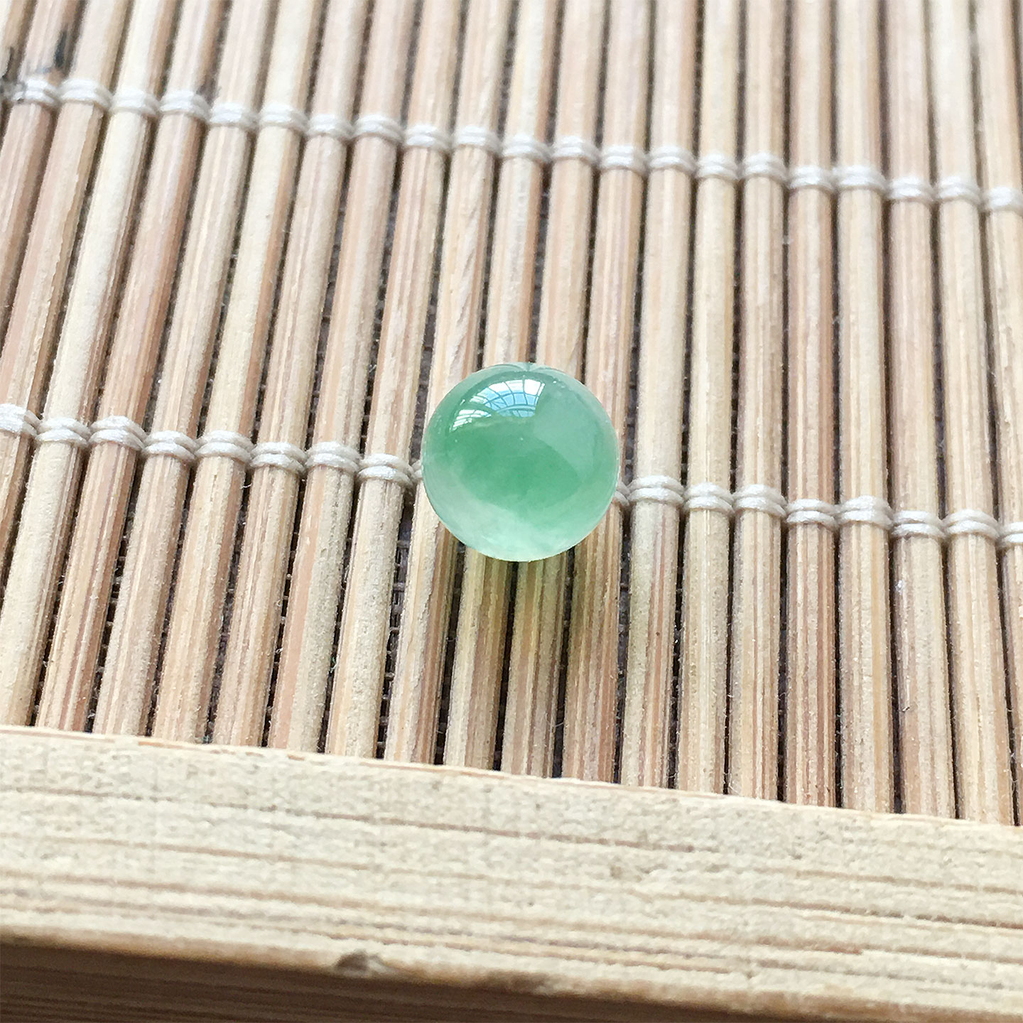 翡翠冰种阳绿色玉珠子单珠