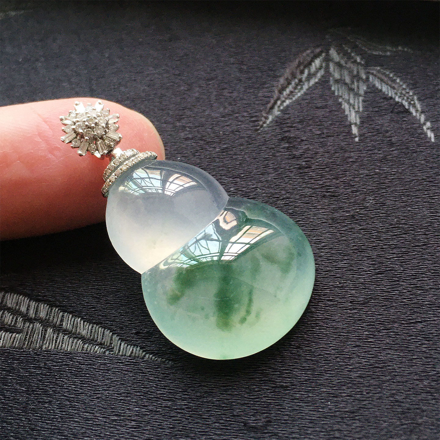 天然缅甸翡翠A货冰种飘花葫芦吊坠18K金镶嵌翡翠葫芦挂坠玉葫芦