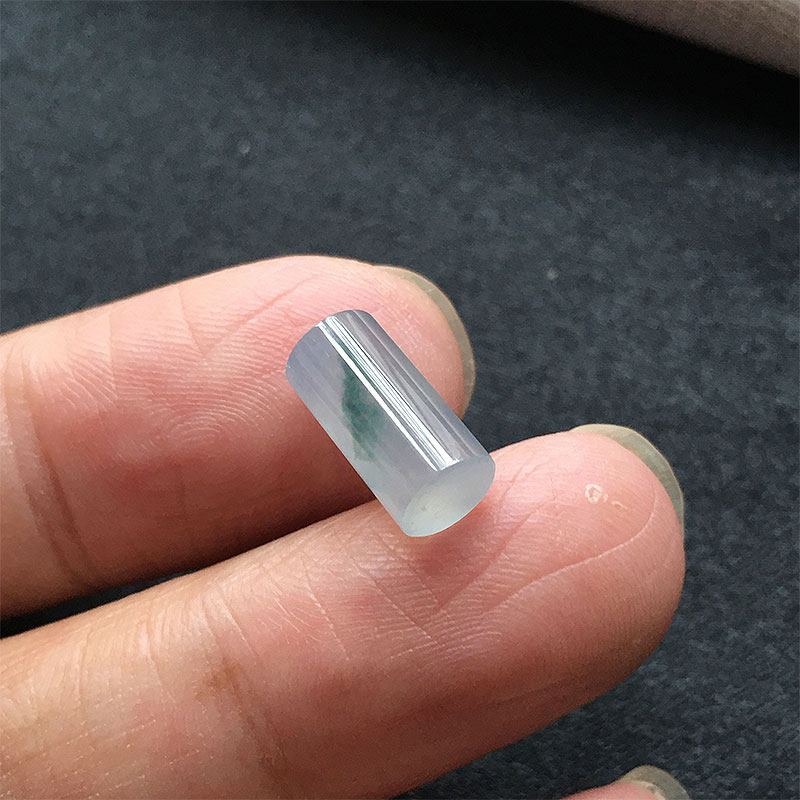翡翠高冰种飘蓝花玉冰柱子吊坠