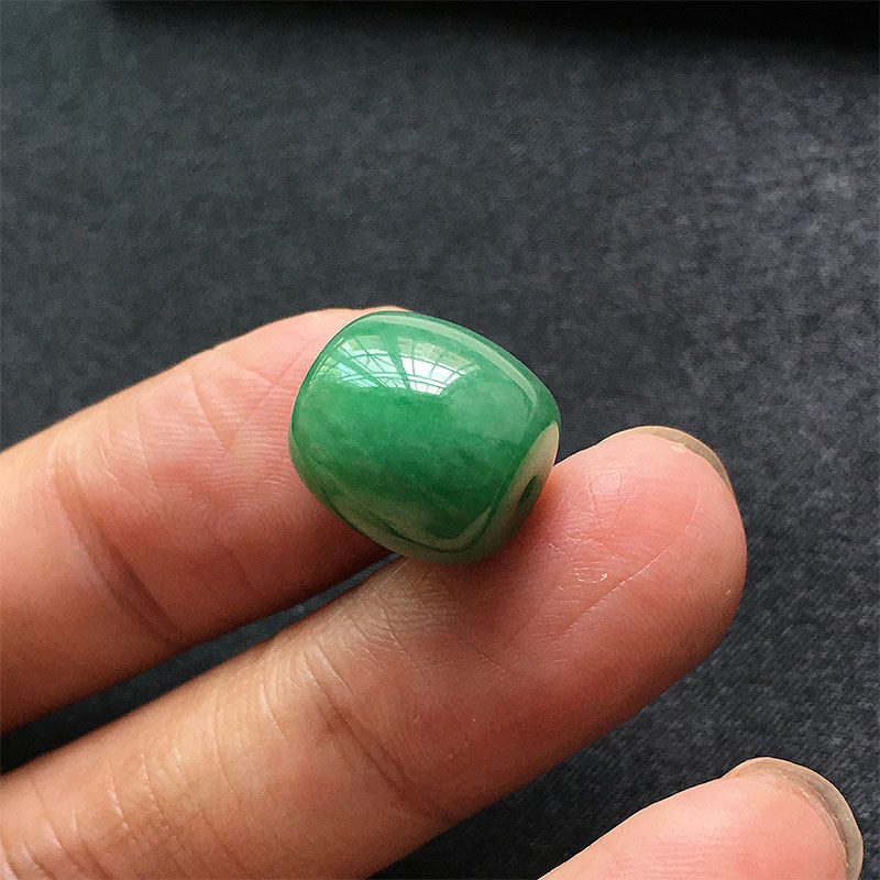 翡翠冰种满绿色绿路路通吊坠