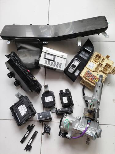 新款名图保险丝盒防盗盒BCM空调开关仪表盘电子方向管柱电脑电机