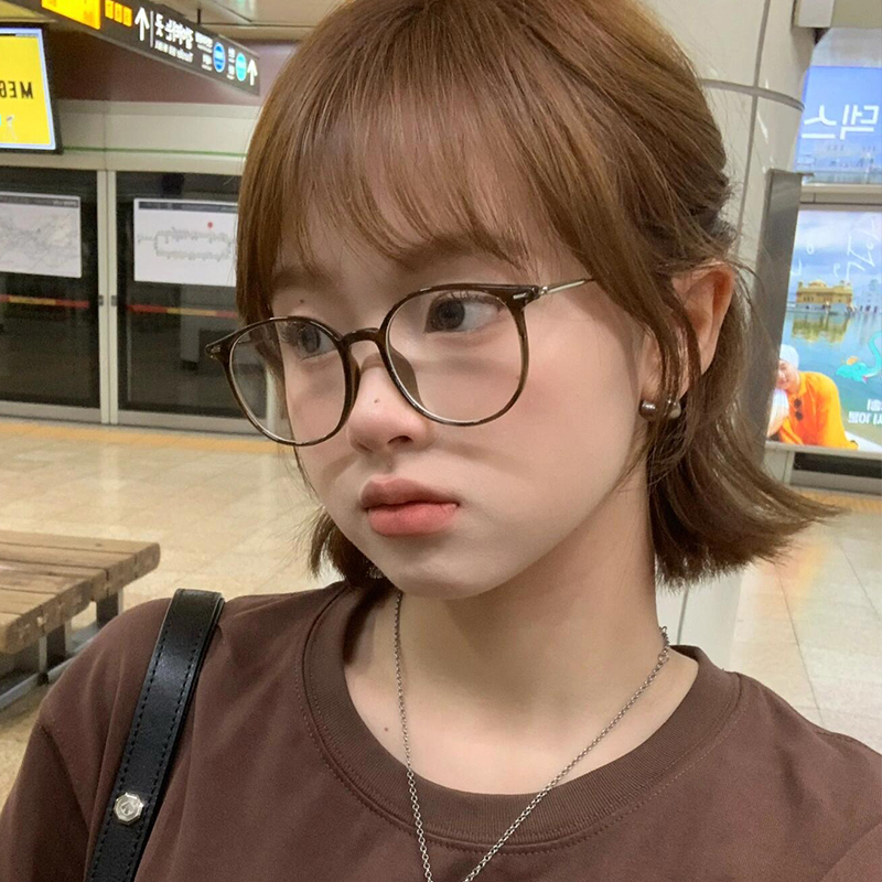 韩系超轻冷茶色素颜镜框女款可配近视辐射防蓝光橄榄绿显脸小眼镜