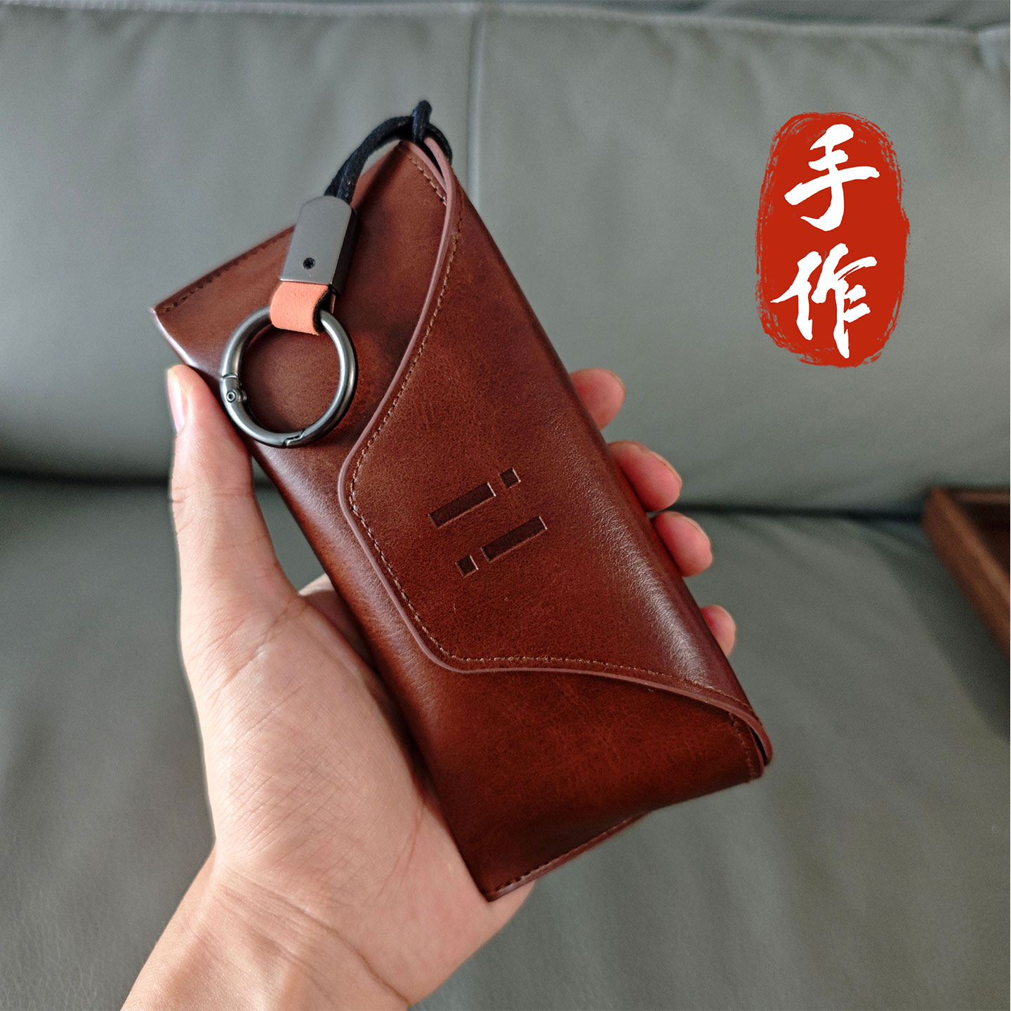 出口级高档皮质眼镜盒男女便携式抗压挂包大空间磁吸太阳镜收纳包