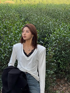 显瘦内搭打底衫 T恤女修身 上衣 蕾丝拼接V领长袖 2025东大门新款