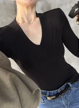 2025东大门新款黑色圆舞曲系列v领打底包身显身材长袖T