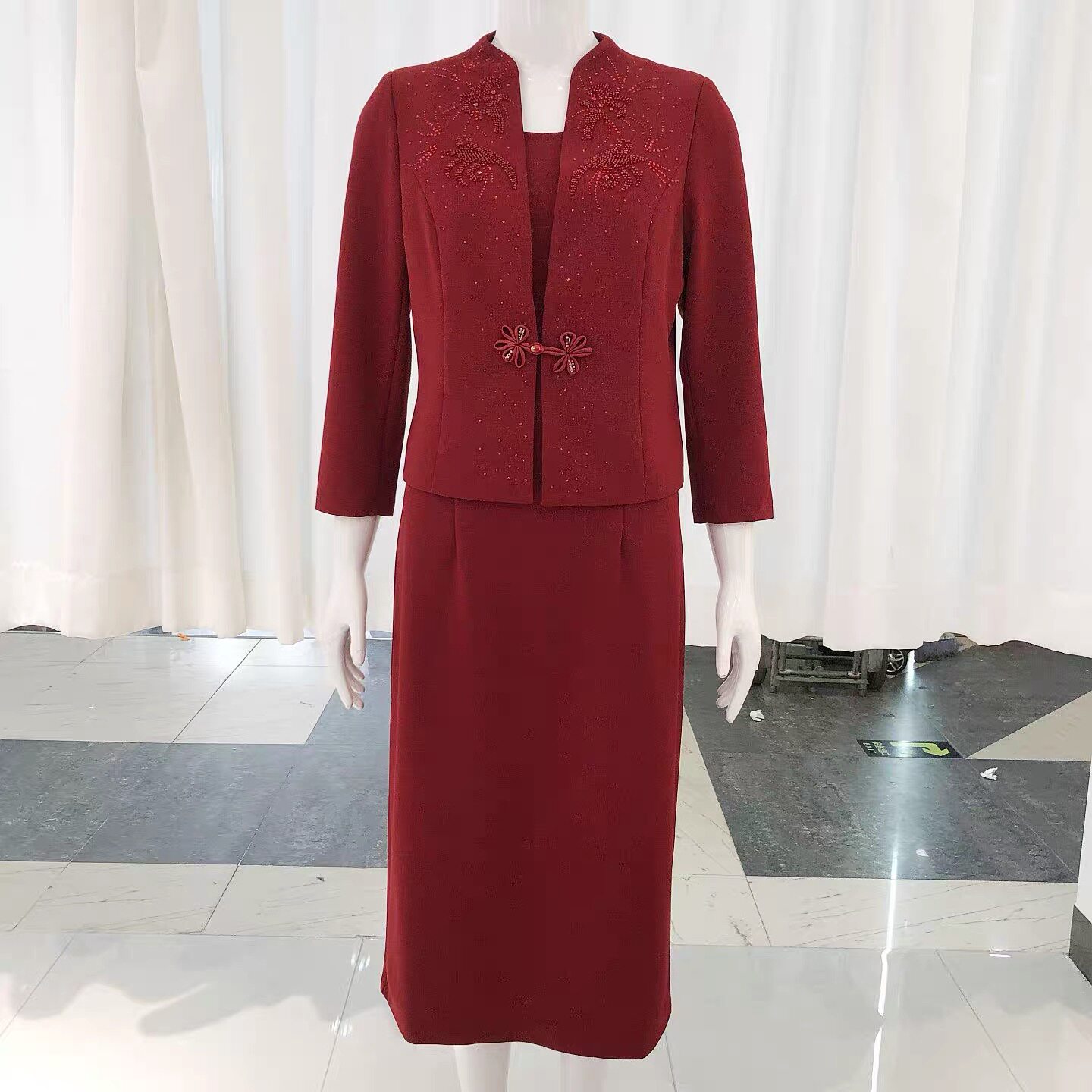 金丽年华订婚宴礼服喜婆婆镶钻珍珠连衣裙秋季新款妈妈缎面敬酒服