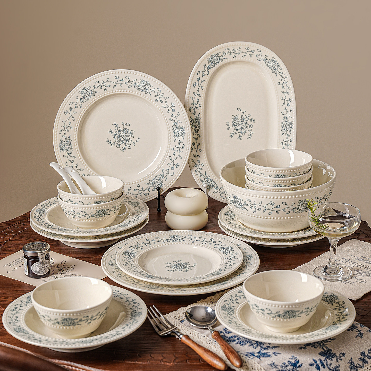 陶瓷碗盘套装家用釉下彩餐具套装乔迁新居特别漂亮的碗碟套装碗筷