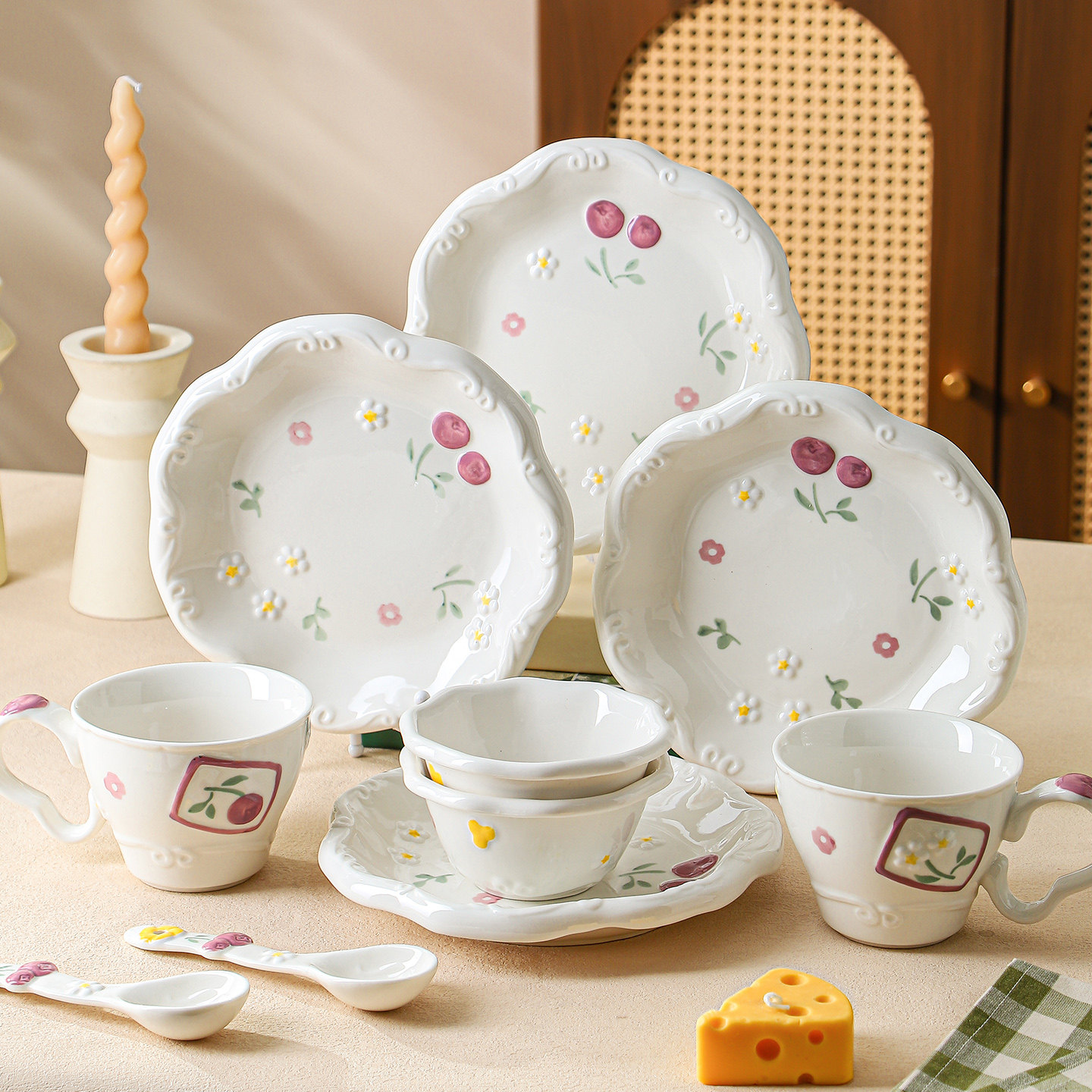 特别漂亮的碗家用2026新款陶瓷碗具高颜值釉下彩碗碟碗盘餐具套装