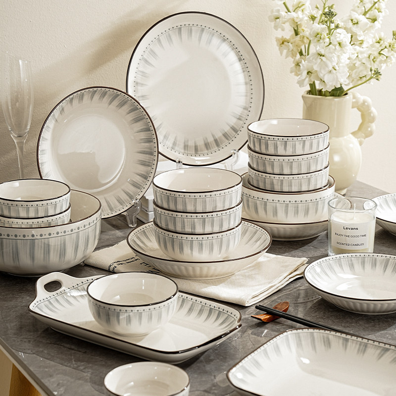 陶瓷日式餐具碗筷碗盘碗碟套装家用2026新款碗具5英寸饭碗釉下彩