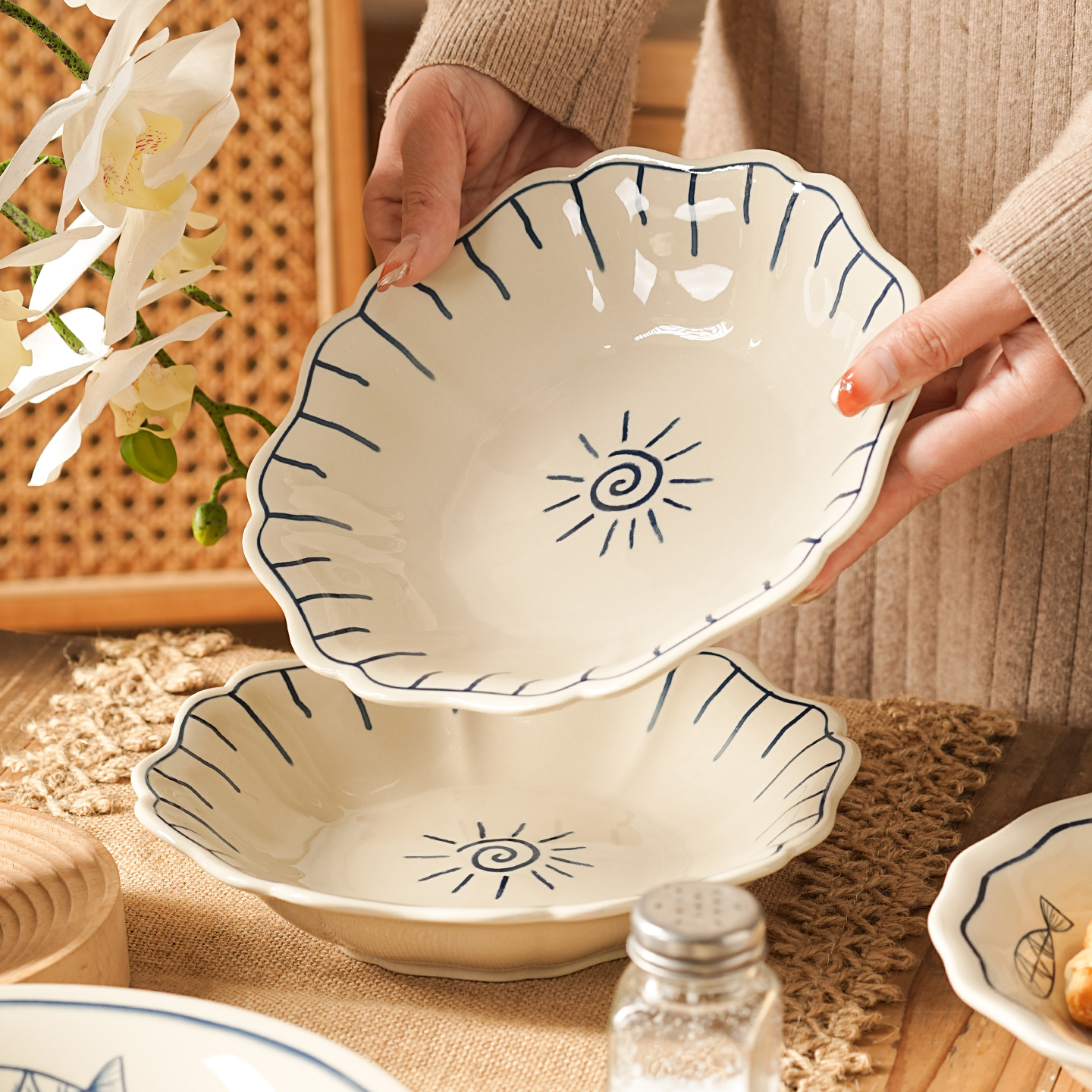 陶瓷盘子家用菜盘特别好看的高级感漂亮餐盘深盘高颜值可爱釉下彩