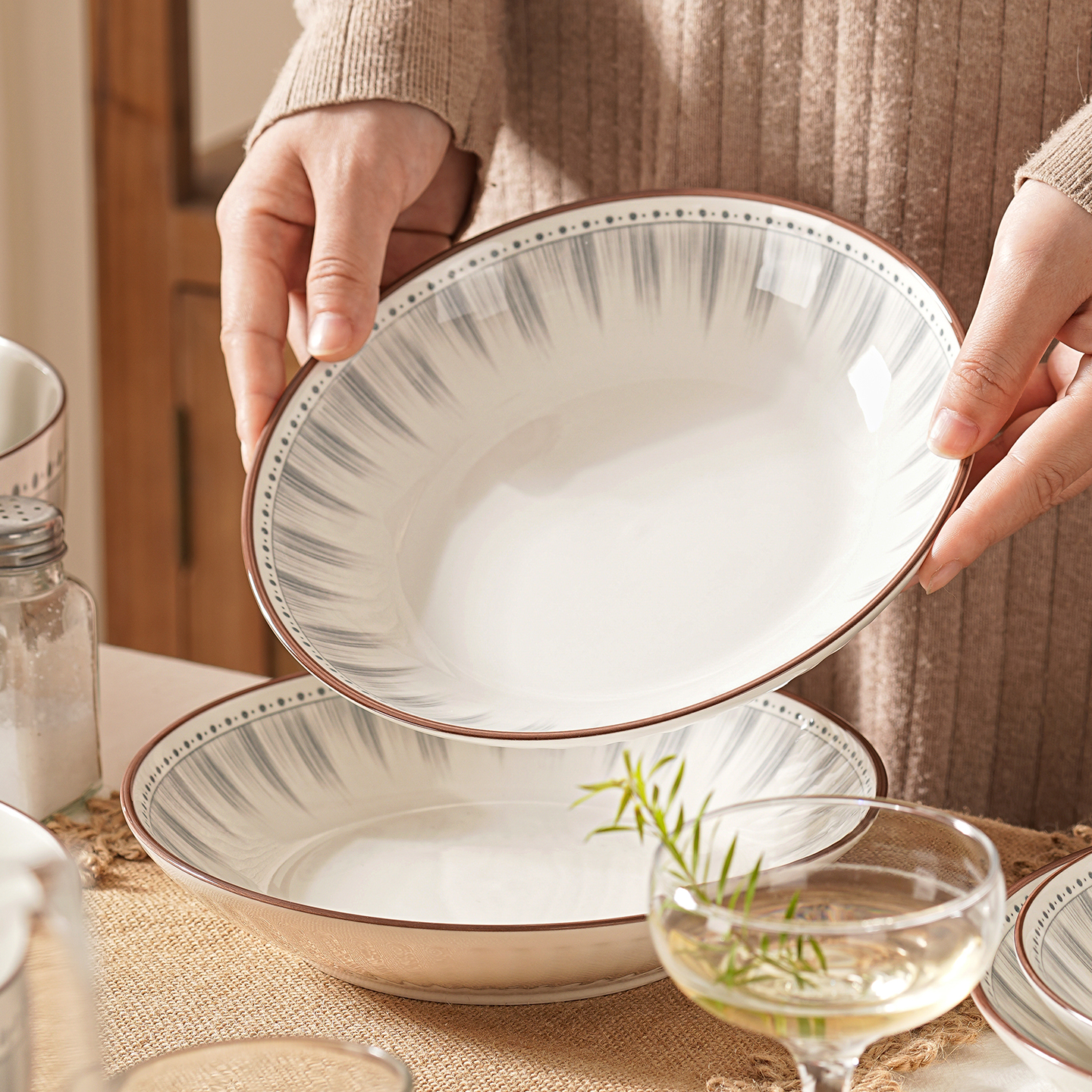 盘子菜盘家用陶瓷碗碟2025新款餐具高颜值餐盘菜碟子深盘早餐盘