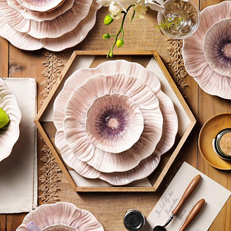 碗碟套装家用2025新款釉下彩陶瓷筷浮雕复古中式乔迁礼物新婚餐具