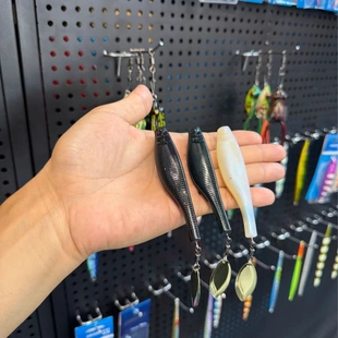 环途弹道亮片T尾路亚黑坑石斑盲曹海钓场专用耐撕咬软饵9cm