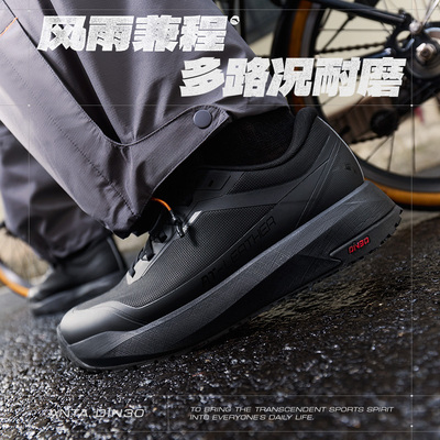 安踏风雨兼程防滑耐磨黑色运动鞋