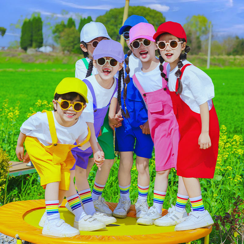 男女同款幼儿舞蹈表演服装背带裤