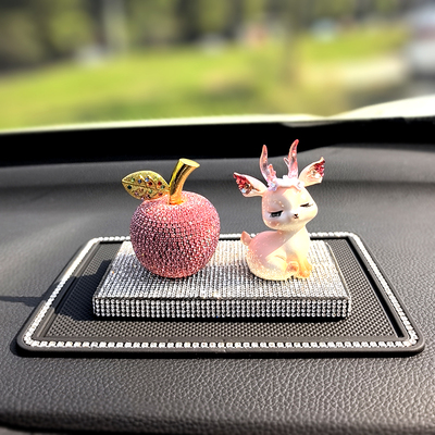 一路平安汽车装饰品摆件鹿苹果中控台新款车载车内饰用品精致女神