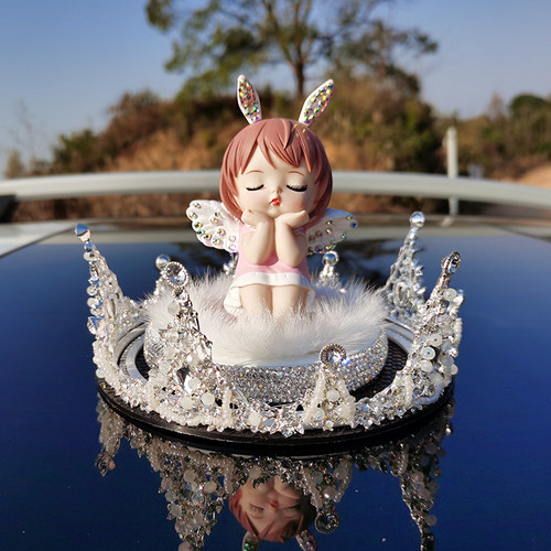 卡通风可爱安妮中控皇冠汽车摆件
