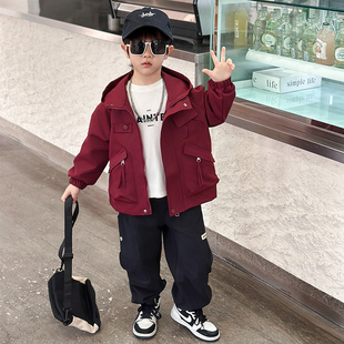 儿童冲锋衣工装外套男童秋装2026新款男孩连帽风衣秋季宝宝春秋款