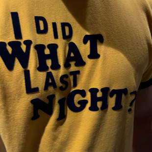 ERL25SS植绒标语黑黄撞色字母短袖边伯贤seventeen同款休闲T恤