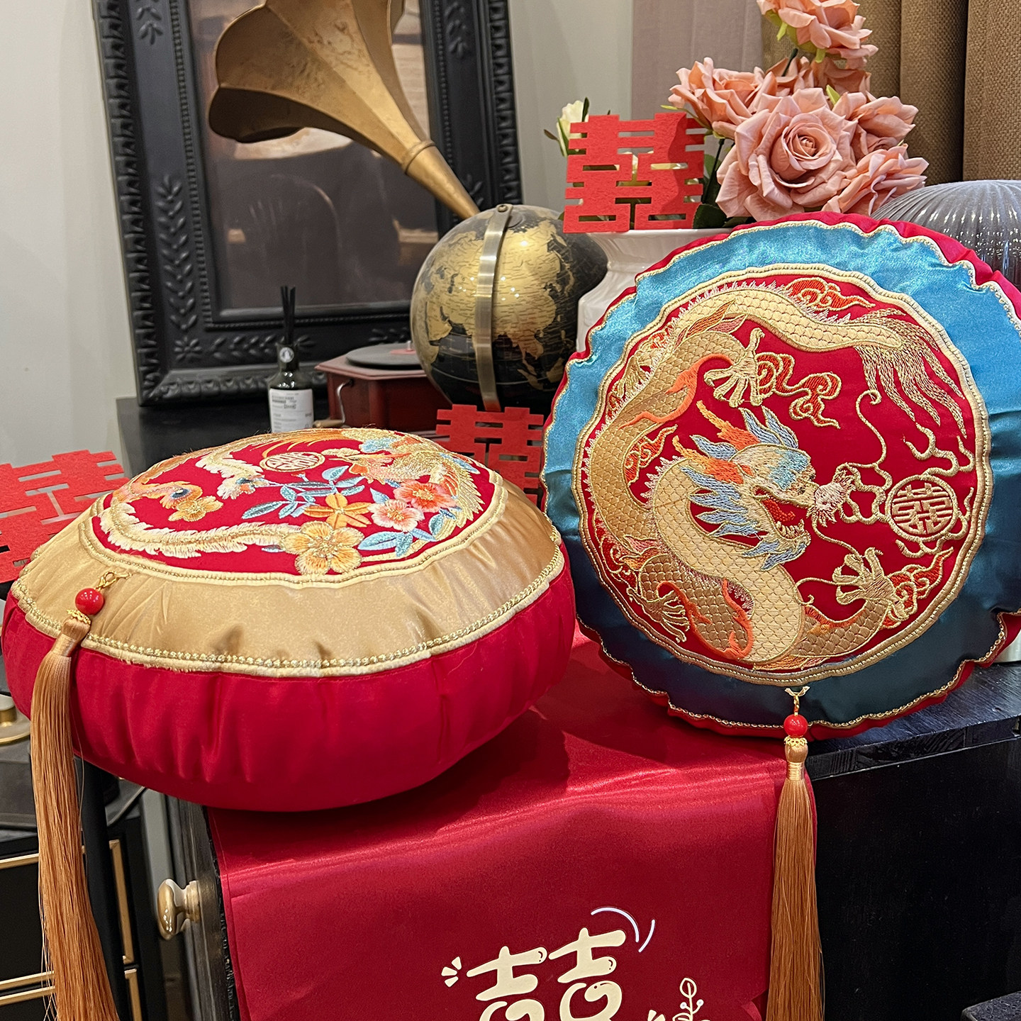 结婚红龙凤刺绣圆形抱枕一对