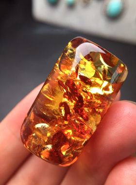 吊坠流光溢彩绚丽风天然琥珀