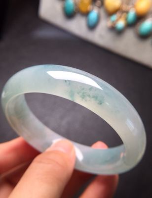 A货老坑飘花起胶知性风翡翠手镯