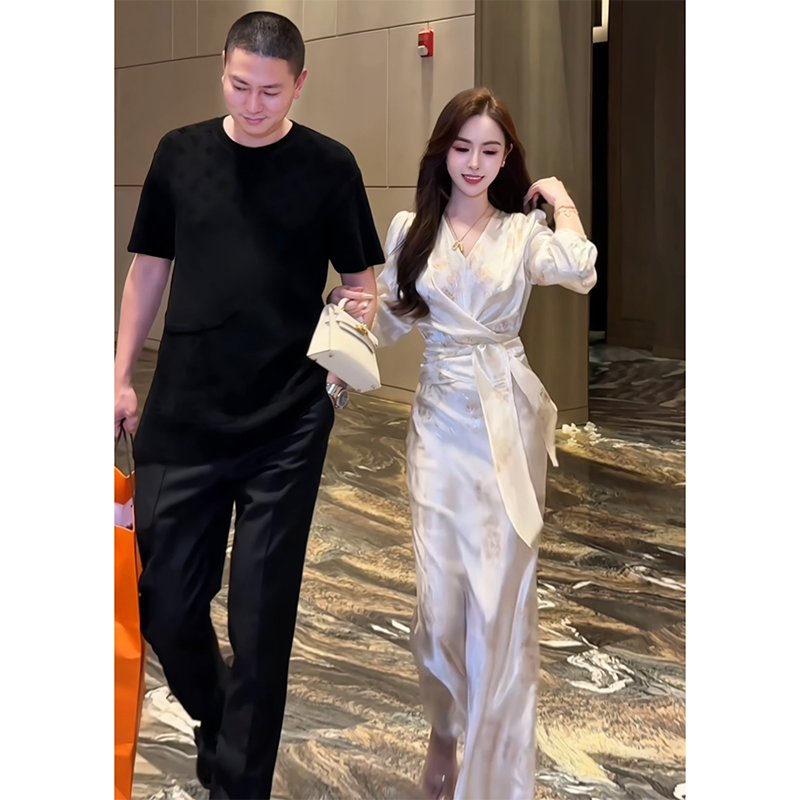 董小姐高端定制独特漂亮轻奢高级感裙子女装夏烫金提花醋酸连衣裙