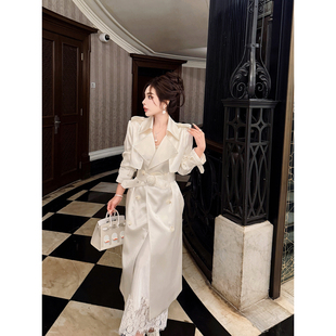 董小姐高端定制风衣女款2026新款气质长款翻领高级感白色醋酸外套