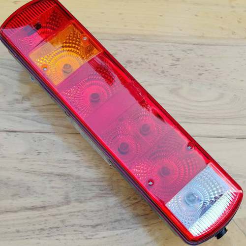 适用欧曼gtl尾灯estetx总成灯泡