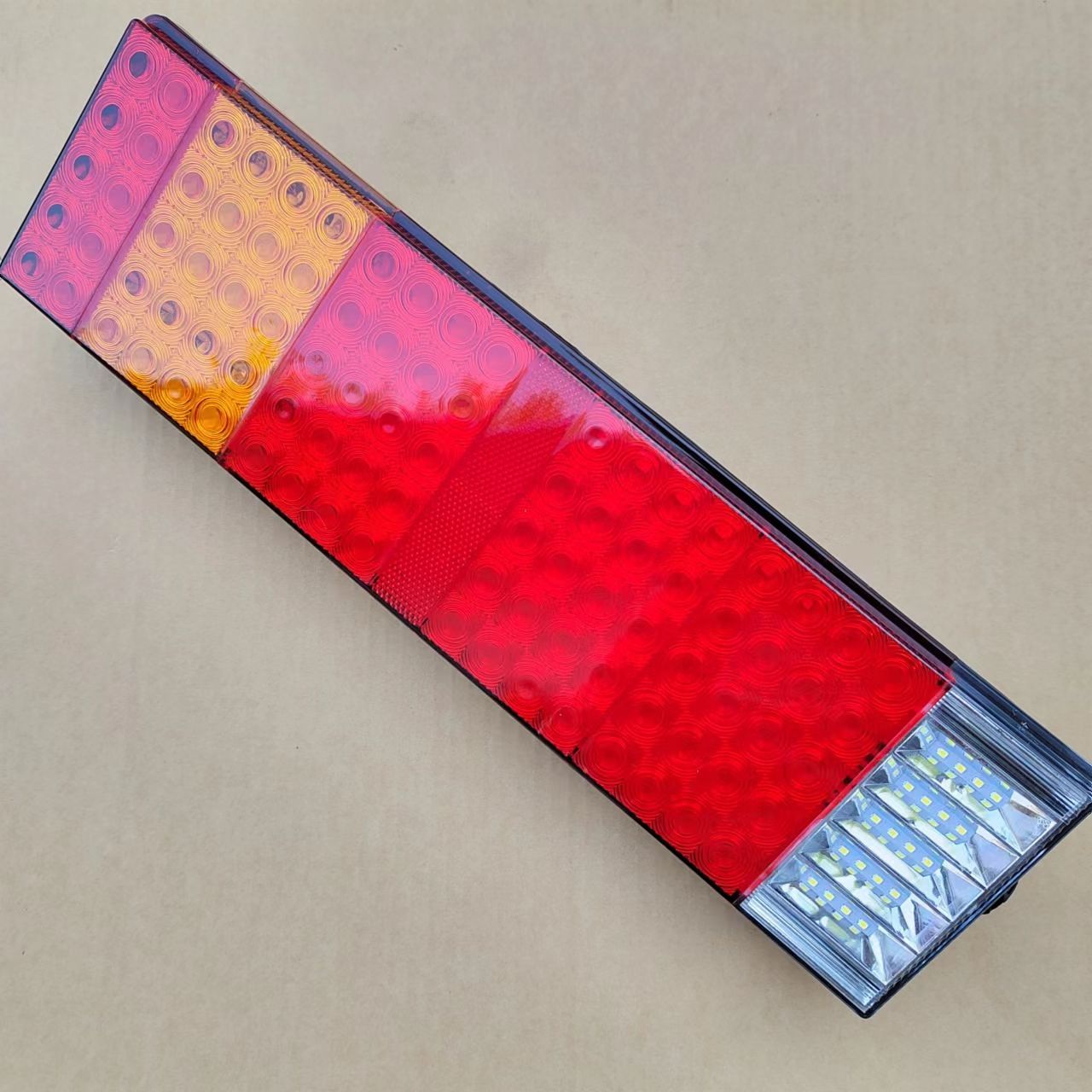 防砸款东风天龙后尾灯电子LED