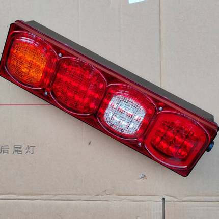 LED全解码德龙x3000后尾灯高亮电子双芯原车总成防水倒车灯x5000