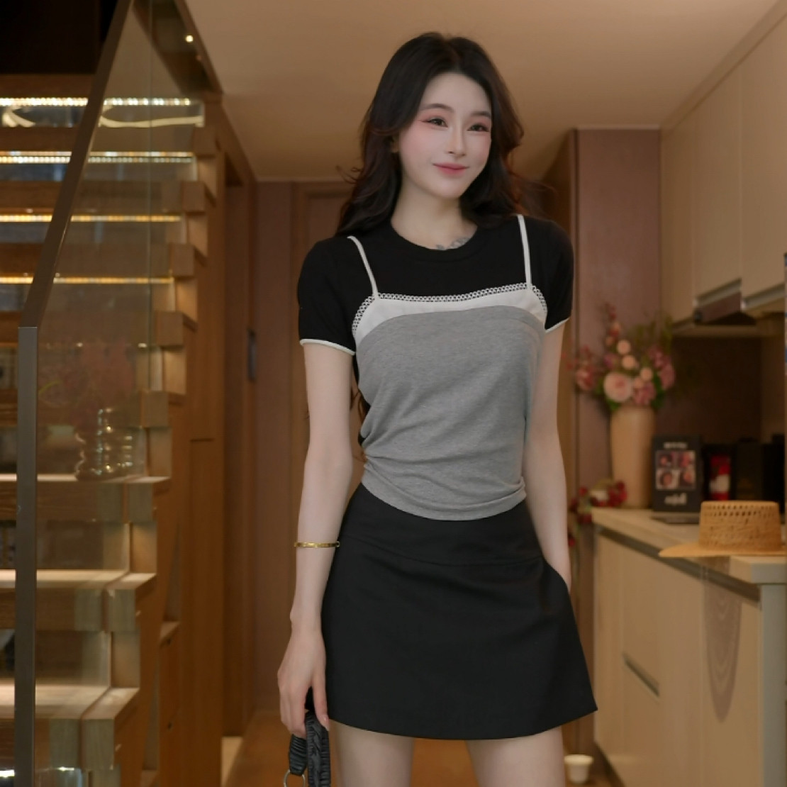 磊磊【夏天的日子】 假两件上衣 撞色假两件修身短袖T恤女6705