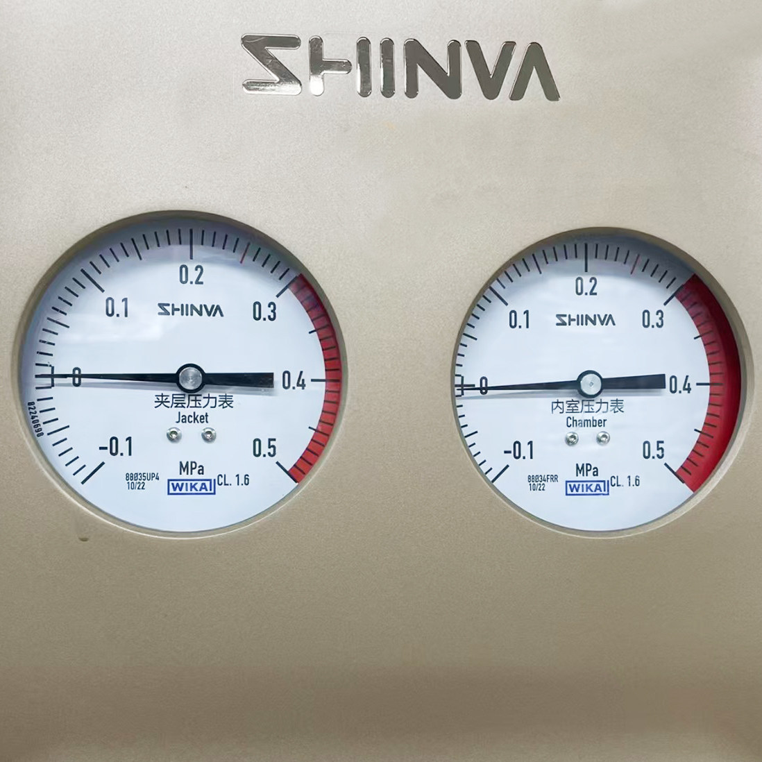 山东新华脉动威卡WIKA-0.1~0.5夹层压力表-0.1~1.5真空内室压力表